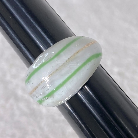 Vintage Art Glass Handmade Cream Green Gold Glitter Band Ring - Picture 11 of 11